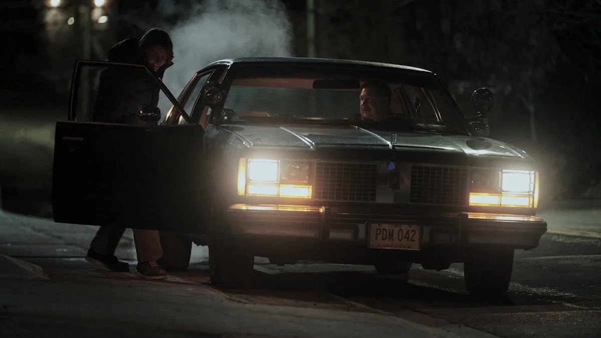 La crítica destaca el equilibrio entre el realismo y la contención, evitando glorificar al asesino. La crítica destaca el equilibrio entre el realismo y la contención, evitando glorificar al asesino.