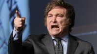 Muy nervioso Javier Milei, ahora se la agarró con Luis Majul y Esteban Trebucq, dos periodistas amigos. Muy nervioso Javier Milei, ahora se la agarró con Luis Majul y Esteban Trebucq, dos periodistas amigos.
