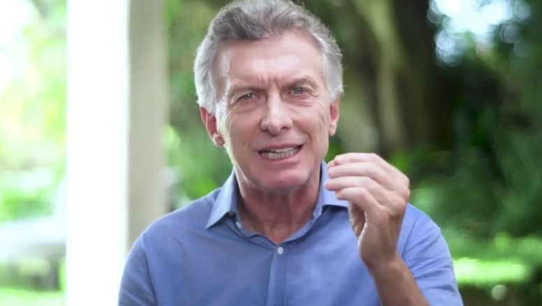 El baile descontrolado de Mauricio Macri en un casamiento que explotó en redes