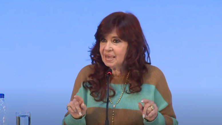 Cristina Kirchner arremete otra vez contra los 'futbolistas'