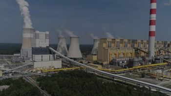 Central eléctrica de carbón de Belchatow, Polonia, vergüenza nacional: genera 33 millones de toneladas de CO2 al año, tantas como las de toda Dinamarca. Está a 170 kilómetros de Varsovia. Propiedad de Polska Grupa Energetyczna (PGE). Central eléctrica de carbón de Belchatow, Polonia, vergüenza nacional: genera 33 millones de toneladas de CO2 al año, tantas como las de toda Dinamarca. Está a 170 kilómetros de Varsovia. Propiedad de Polska Grupa Energetyczna (PGE).