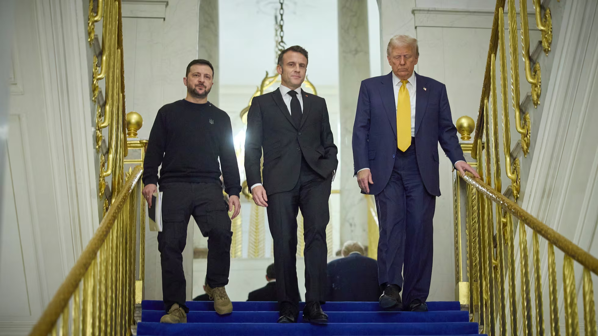 Trump, Macron y Zelensky se reunieron en París | Imagen gentileza de El País Trump, Macron y Zelensky se reunieron en París | Imagen gentileza de El País