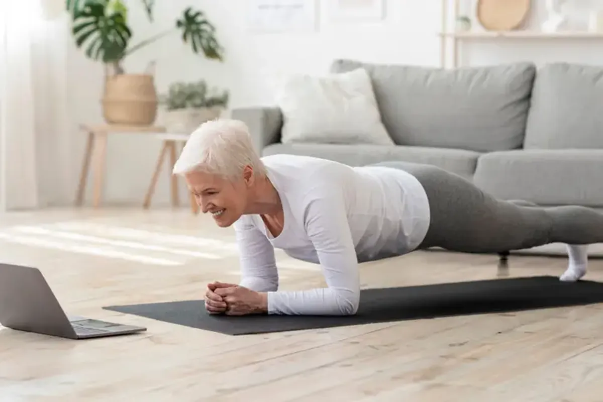 La plancha convencional es la que se hace en el piso, aun con osteoporosis en la columna. La plancha convencional es la que se hace en el piso, aun con osteoporosis en la columna.