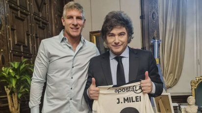 Javier Milei provoca al kirchnerismo (¿?) con Martín Palermo pero hay archivo