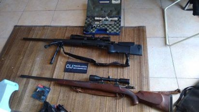 Hallan un arsenal completo de armas en un departamento