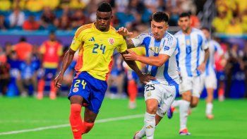 Jhon Córdoba, goleadorde Colombia en la Copa América 2024, acusó a la Argentina de “buscar los penales”y lamentó que “tuvieron suerte”.