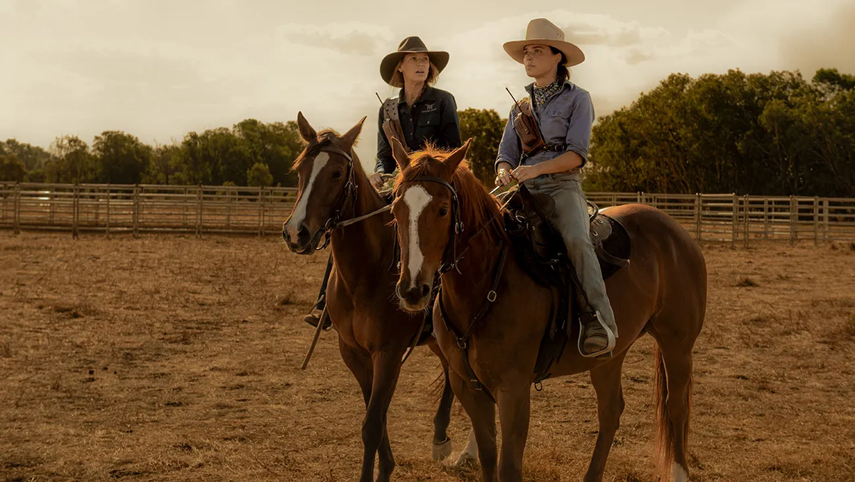 "Territorial" se acaba de estrenar en Netflix pero ya está arrasando en todo el mundo. En 6 episodios, cuenta la historia de una familia que defiende sus tierras de fuerzas interesadas. "Territorial" se acaba de estrenar en Netflix pero ya está arrasando en todo el mundo. En 6 episodios, cuenta la historia de una familia que defiende sus tierras de fuerzas interesadas.