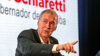 JUan Schiaretti está con Covid-19 aislado en EEUU. JUan Schiaretti está con Covid-19 aislado en EEUU.