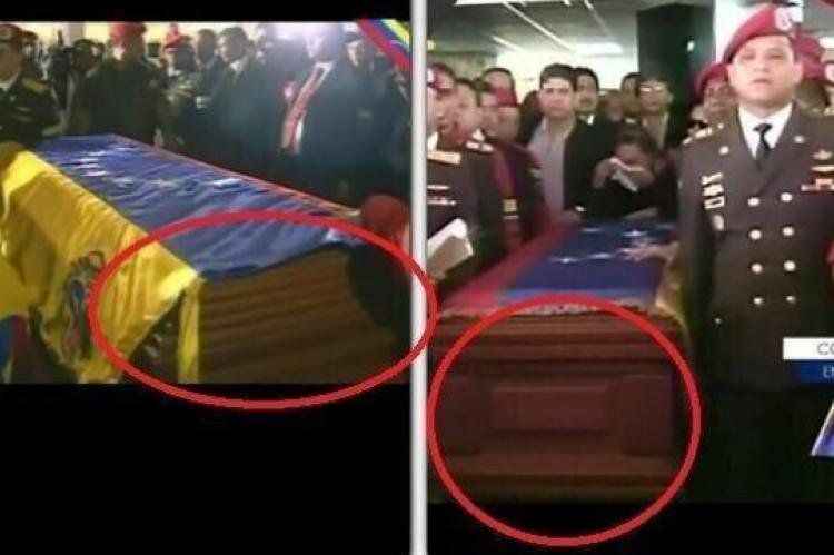 Los dos ataúdes: a la derecha, salida del hospital militar; a la izquierda, llegada a la capilla ardiente