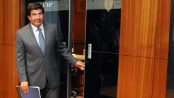 altText(La AFIP no aclara y se suma otro recargo del 15% al uso de la tarjeta)}