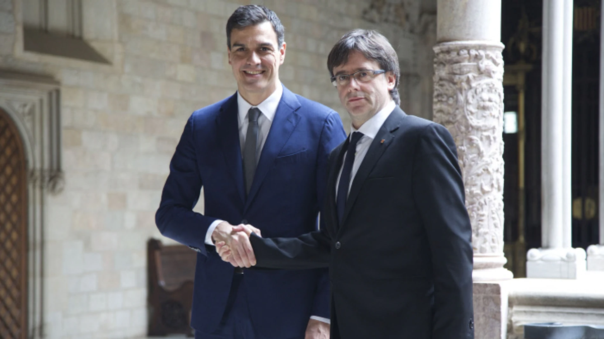 Carles Puigdemont con Pedro Sánchez Carles Puigdemont con Pedro Sánchez