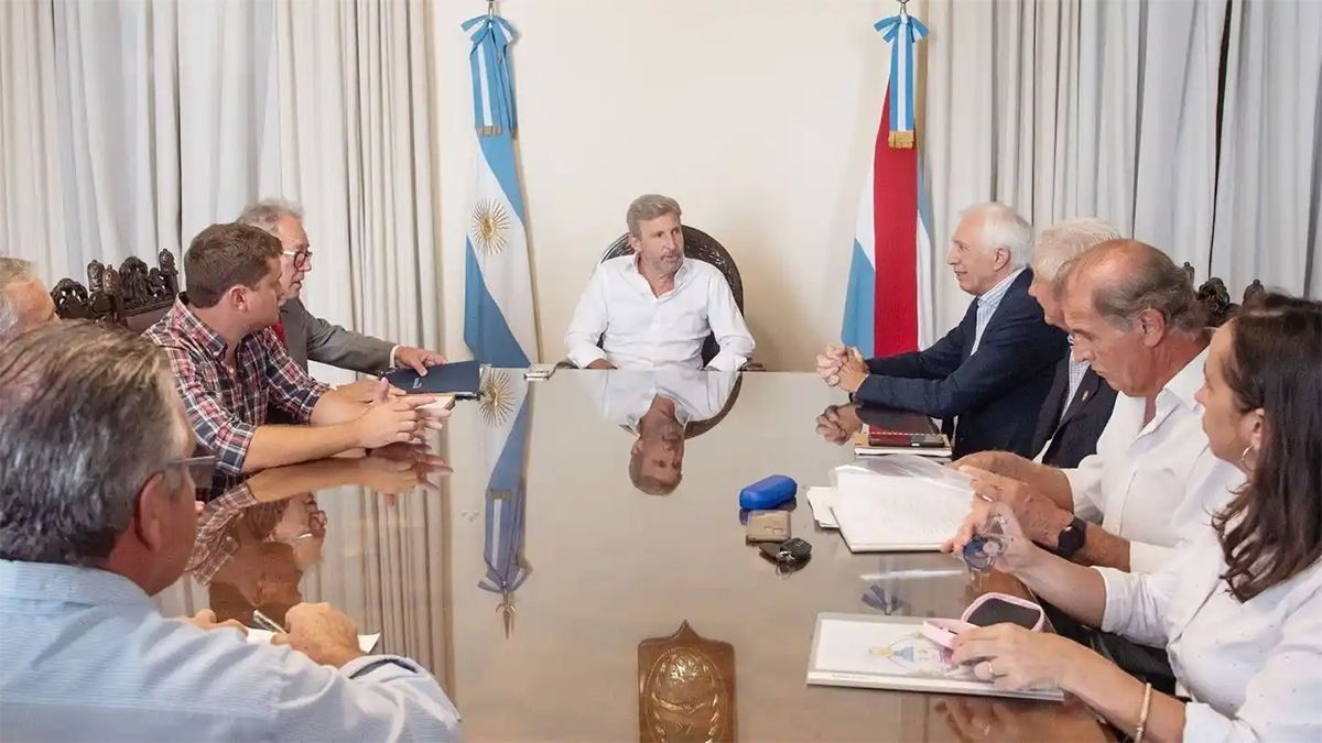 Elgobernador de Entre Ríos, Rogelio Frigerio, mantuvo una reunión con productorescitricultores y avanzan con el desembarco en USA.