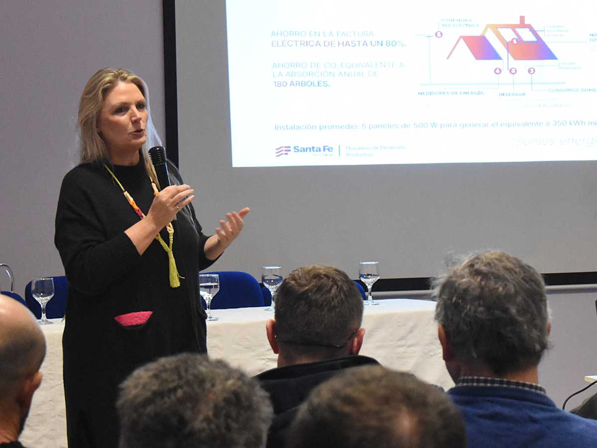 La secretaria de Energía de Santa Fe destacó que desde la EPE se están preparando para reforzar las zonas donde el servicio se tiene que mantener si o sí, con críticas a la gestión de Omar Perotti. La secretaria de Energía de Santa Fe destacó que desde la EPE se están preparando para reforzar las zonas donde el servicio se tiene que mantener si o sí, con críticas a la gestión de Omar Perotti. 