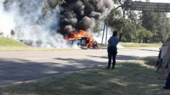 passarella se salvo de un accidente y su auto se incendio (video) passarella se salvo de un accidente y su auto se incendio (video)