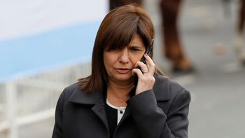La Izquierda argentina, sector partidario cercano a Amnistía, disparó contra Patricia Bullrich. La Izquierda argentina, sector partidario cercano a Amnistía, disparó contra Patricia Bullrich.