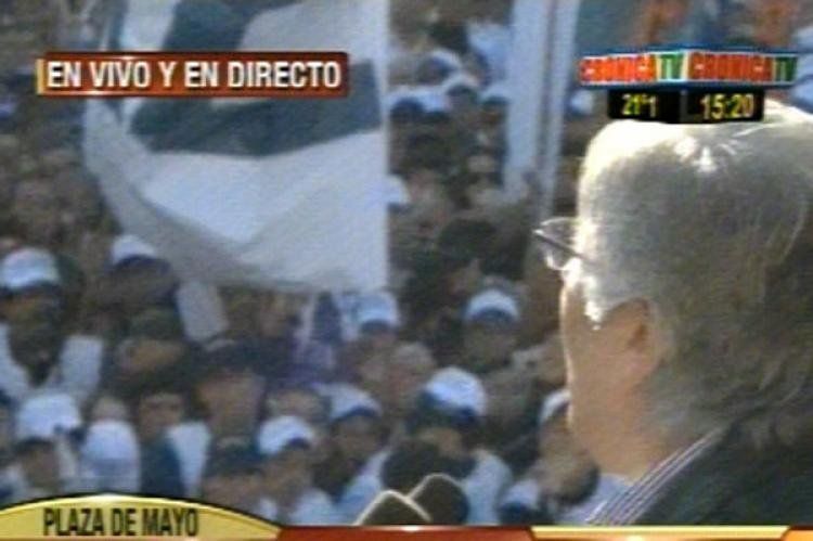 Moyano hablando a los manifestantes en Plaza de Mayo. (Foto: Captura de TV)
