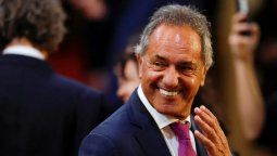 Daniel Scioli por ahora resiste, pero hay versiones sobre su continuidad en el Gobierno. Daniel Scioli por ahora resiste, pero hay versiones sobre su continuidad en el Gobierno.