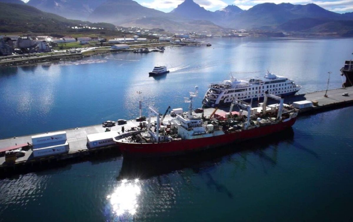 En la crisis, disputa por el puerto de Ushuaia.