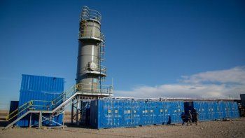ypf entrego notebooks a estudiantes de escuelas tecnicas ypf entrego notebooks a estudiantes de escuelas tecnicas