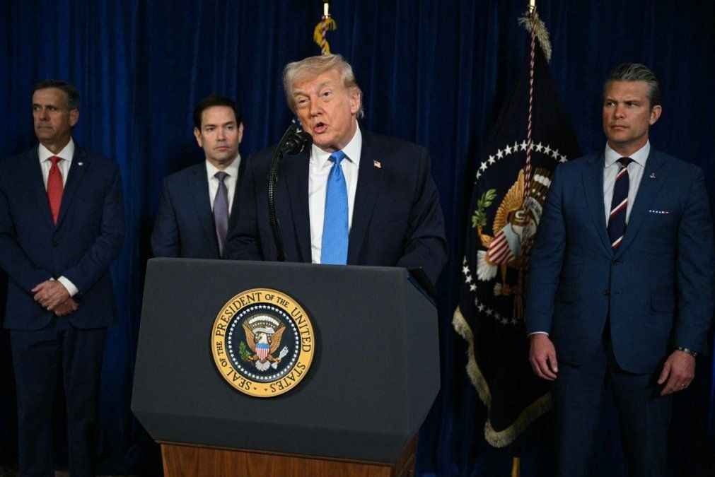 Donald Trump junto con el director de la CIA, John Ratcliffe; el secretario de Estado, Marco Rubio, y el secretario de Defensa, Pete Hegseth. Donald Trump junto con el director de la CIA, John Ratcliffe; el secretario de Estado, Marco Rubio, y el secretario de Defensa, Pete Hegseth.