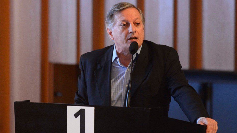 El ministro de Energía dio inicio a la audiencia.