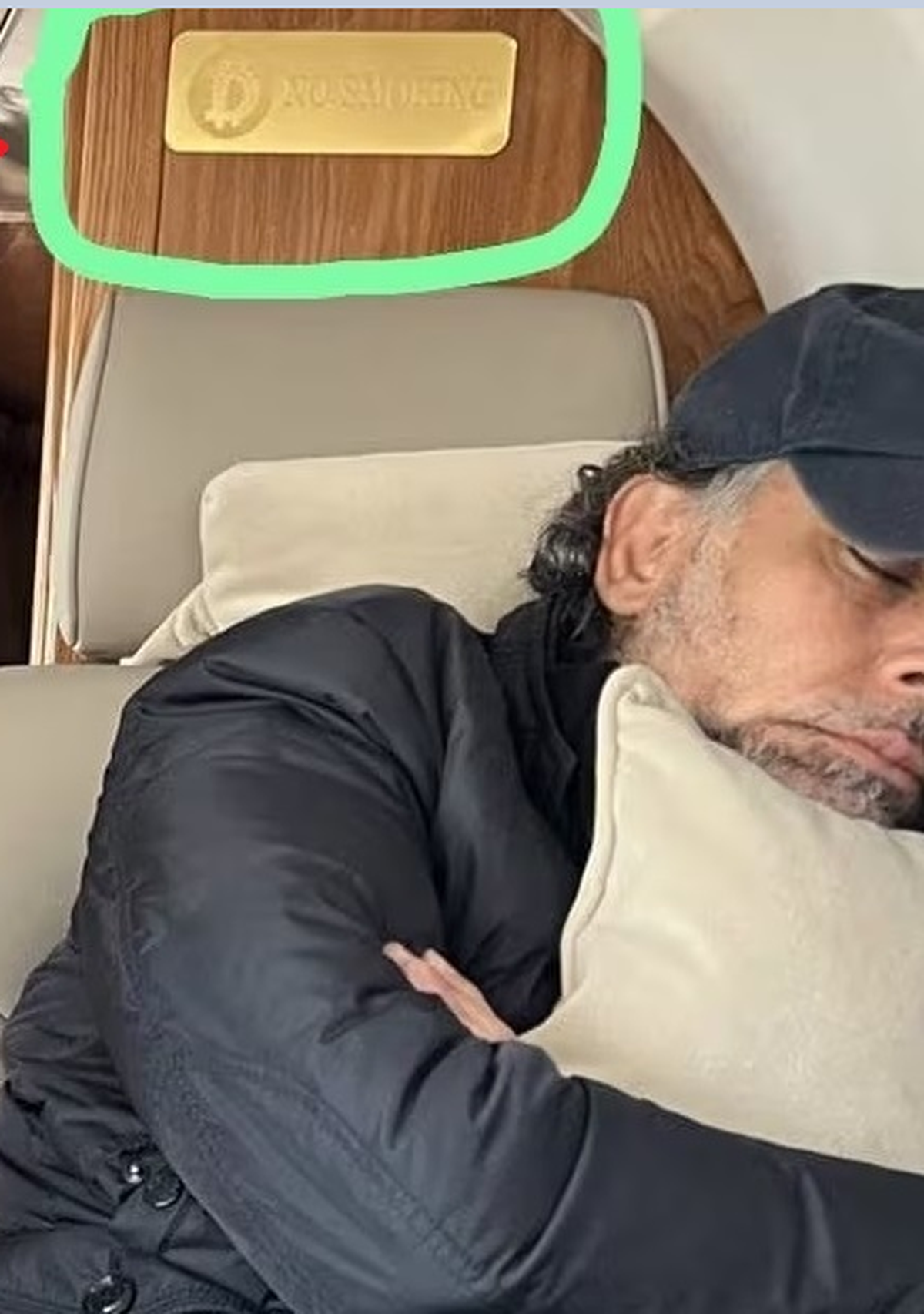 El logo dorado de la empresa de cripto Daily Cop. El logo dorado de la empresa de cripto Daily Cop.