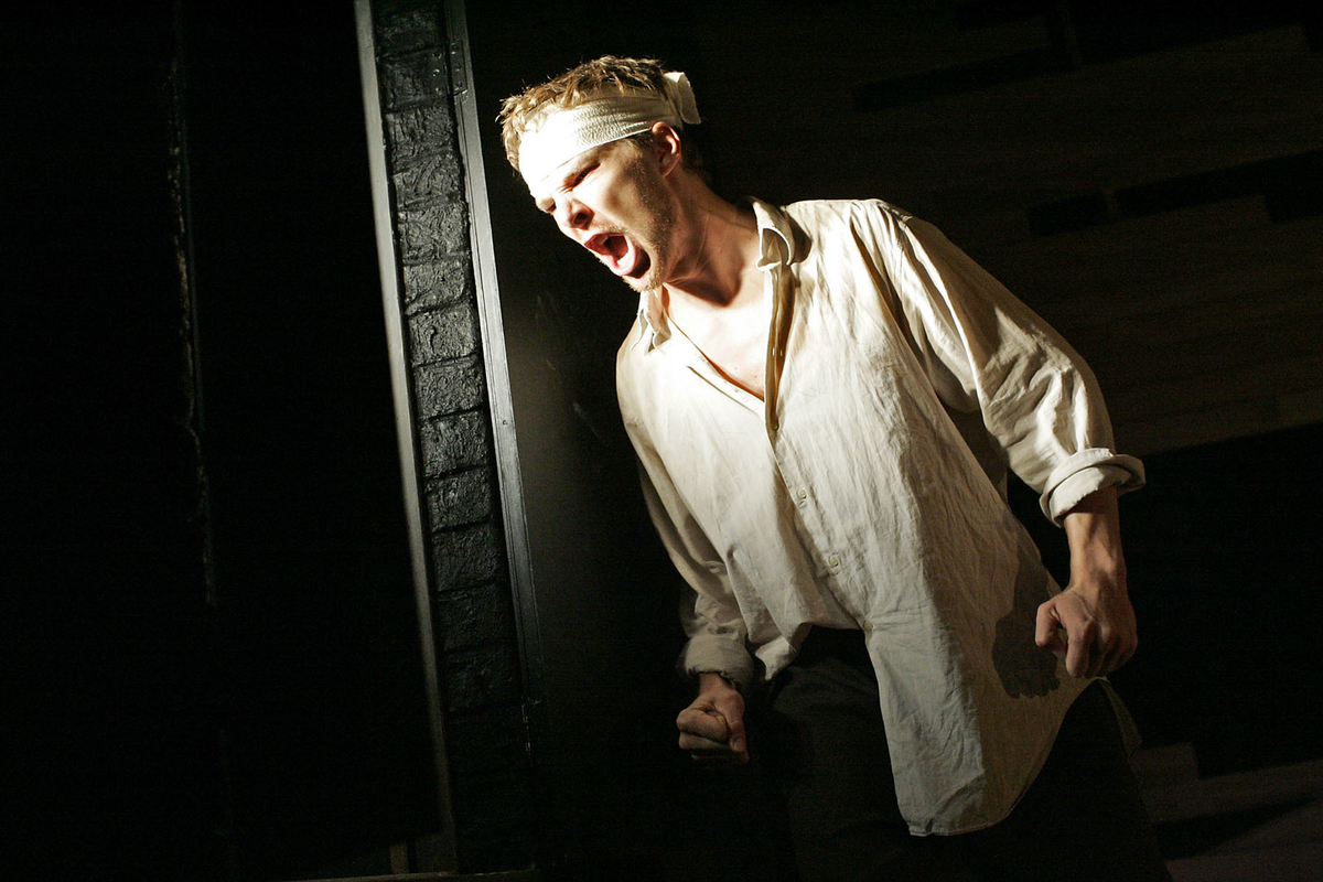 Siguió trabajando en el teatro británico, en obras como Siguió trabajando en el teatro británico, en obras como