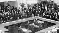 LaSociedad de las Naciones fue un organismo creado por el Tratado de Versalles queno pudo evitar que estallara la 2da Guerra Mundial. LaSociedad de las Naciones fue un organismo creado por el Tratado de Versalles queno pudo evitar que estallara la 2da Guerra Mundial.