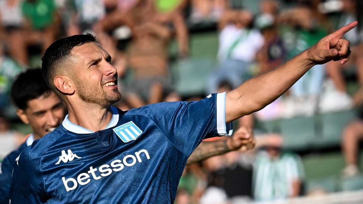 Con goles de Maravilla Martínez y Marco Di Césare, Racing venció a Banfield por 2-0. Foto: NA.