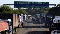 altText(Furia en Paraguay con la Argentina por fronteras)}