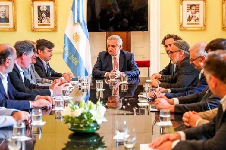 Alberto F recibirá a la Mesa de Enlace, el Interbloque analizará los cambios en Ganancias y los días pasan pero el virus sigue matando