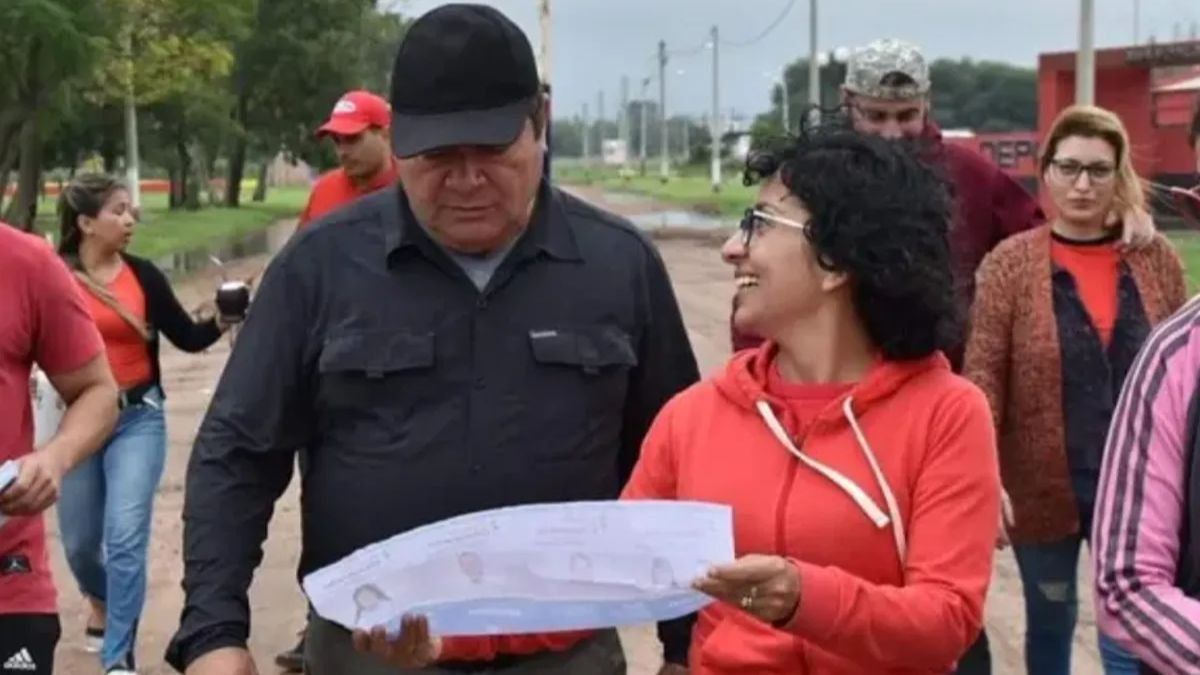 La denuncia contra Emerenciano Sena y Marcela Acuña es por el trato a sus empleados, que tenían a su cargo la construcción de viviendas sociales.