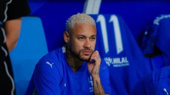 La cara de Neymar lo dice todo, vuelve a lesionarse. La cara de Neymar lo dice todo, vuelve a lesionarse.