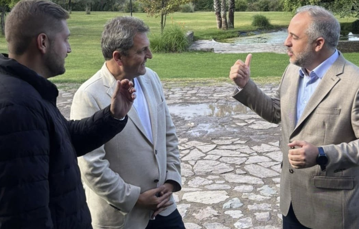 Sergio Massa con el intendende de Maipú.