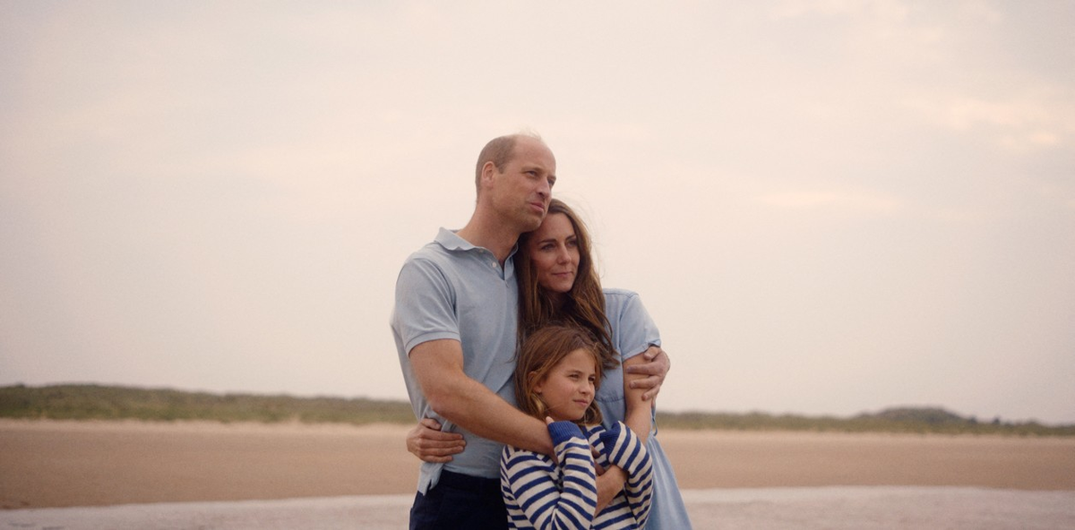 Video muestra a la princesa y el Príncipe William en la playa en el bosque. Video muestra a la princesa y el Príncipe William en la playa en el bosque. 
