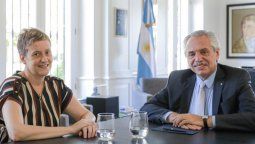 Alberto Fernández y Verónica Gómez, la nueva titular de la OA.
