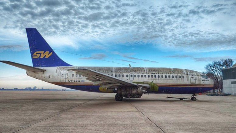 El insólito lugar donde un avión terminó atascado en Córdoba