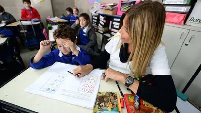 El presentismo se aplicó inmediatamente a docentes, pero no el descuento para Diputados