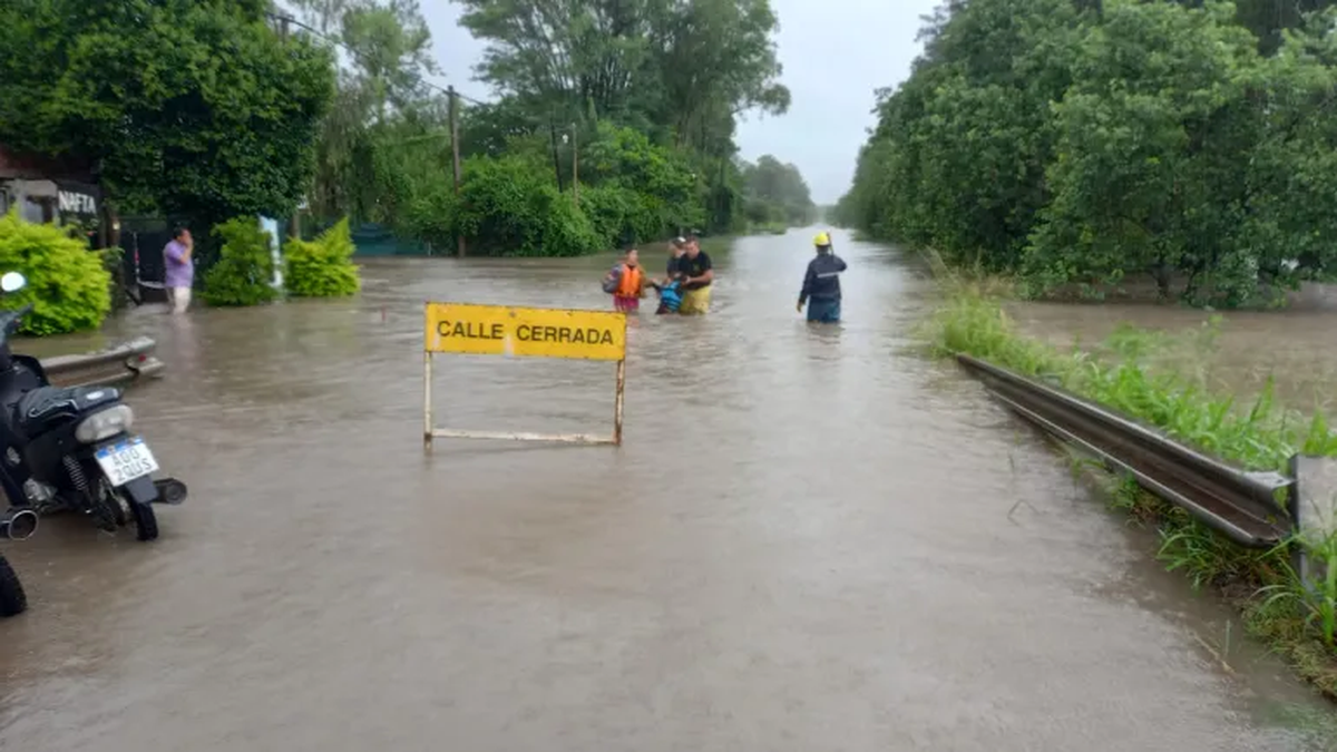 Reconquista sufre las lluvias de El Niño. Reconquista sufre las lluvias de El Niño.