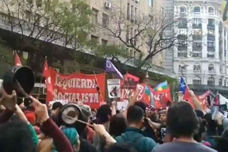 protesta consulado chile.jpg