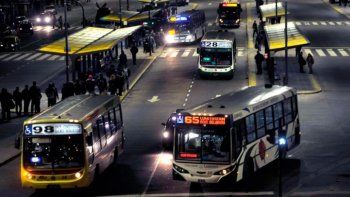 Colectivos sin acuerdo: Seguirá la reducción de servicios