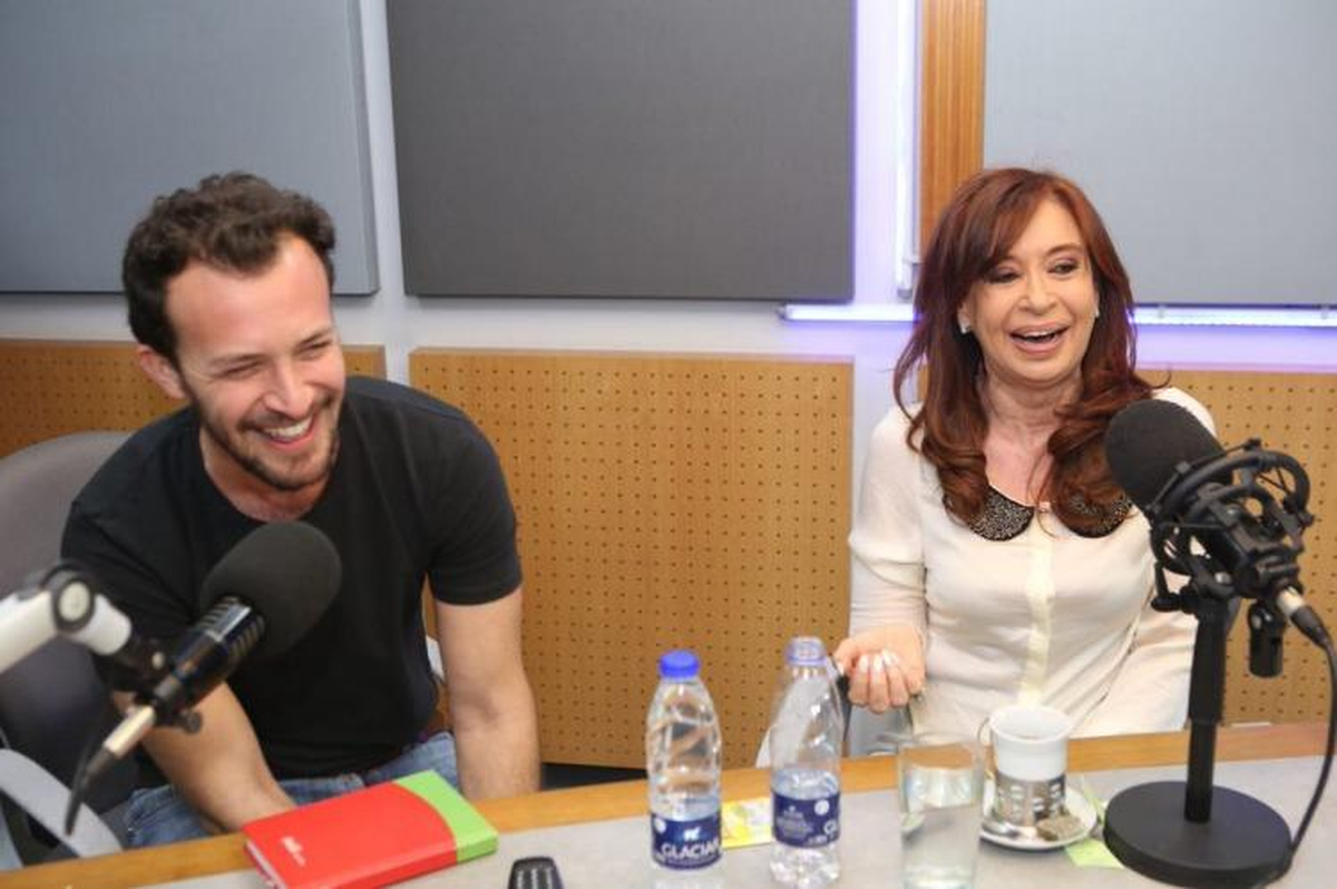 El periodista junto a Cristina Kirchner, vicepresidenta de la nación.
