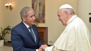 francisco sigue desafiando a macri: se reunio con el sindicalista sergio palazzo francisco sigue desafiando a macri: se reunio con el sindicalista sergio palazzo