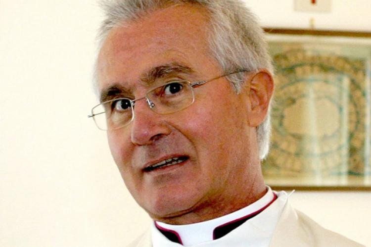 Monseñor Nunzio Scarano, de 61 años, había sido el contador en jefe de la Administración del Patrimonio de la Sede Apostólica (APSA) y en las últimas 3 semanas estaba siendo investigado también por el fiscal de Salerno.