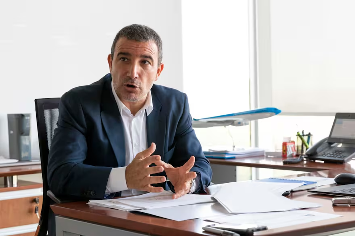Tras una serie de elogios, Lombardo dio la primera señal concreta de que Javier Milei quiere Tras una serie de elogios, Lombardo dio la primera señal concreta de que Javier Milei quiere