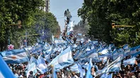 Banderas argentinas (en este caso, por la educación pública).