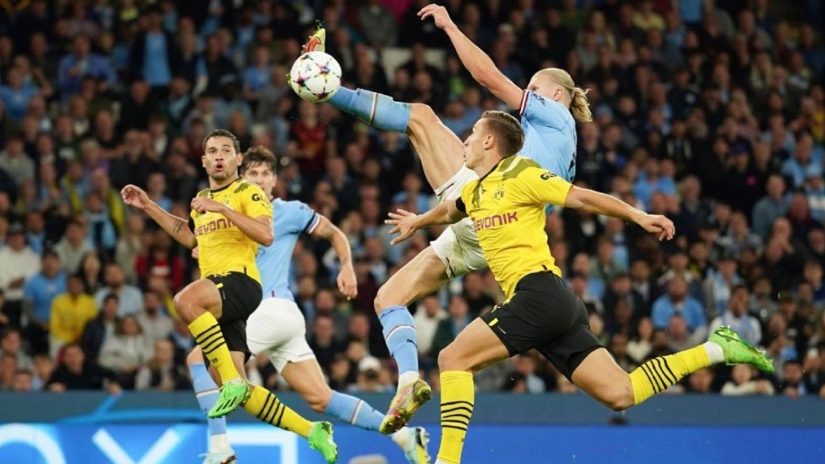 Manchester City y Borussia Dortmund se enfrentan por la 4º fecha de la Champions League. Manchester City y Borussia Dortmund se enfrentan por la 4º fecha de la Champions League.