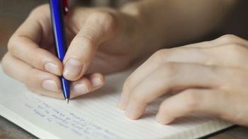 Leopoldo Lugones, uno de los mayores emblemas de la literatura argentina, es celebrado este Día del Escritor. Su aporte lo hace digno de recuerdo esta jornada. Leopoldo Lugones, uno de los mayores emblemas de la literatura argentina, es celebrado este Día del Escritor. Su aporte lo hace digno de recuerdo esta jornada.