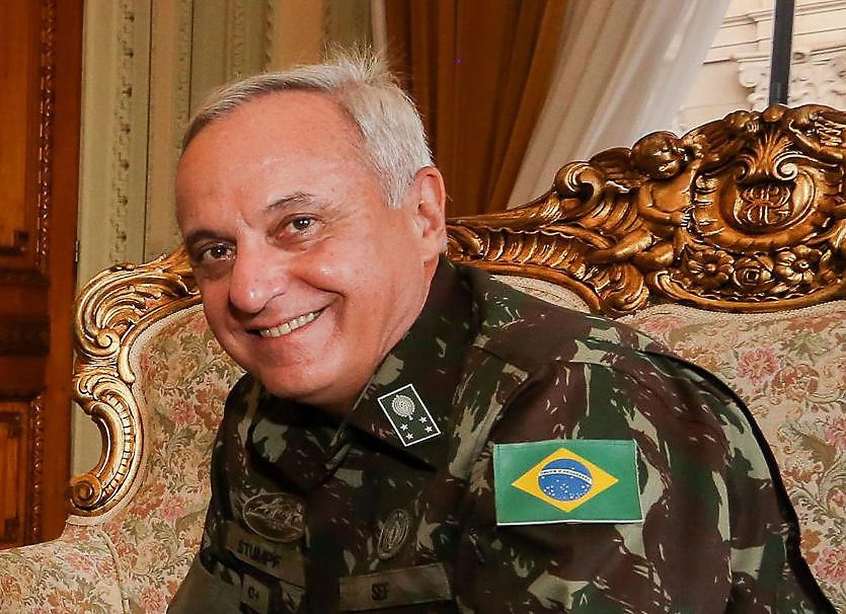 General Júlio César de Arruda.