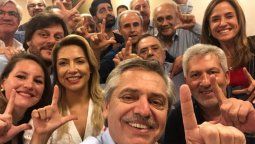 Alberto F. ya está en el búnker y saludó a Lula Da Silva